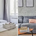Apartment Center Of Paris By Studio Prestige