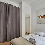 Apartment Center Of Paris By Studio Prestige